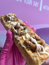 Load image into Gallery viewer, Biscoff- It Limited Edition Pretzel Blondie
